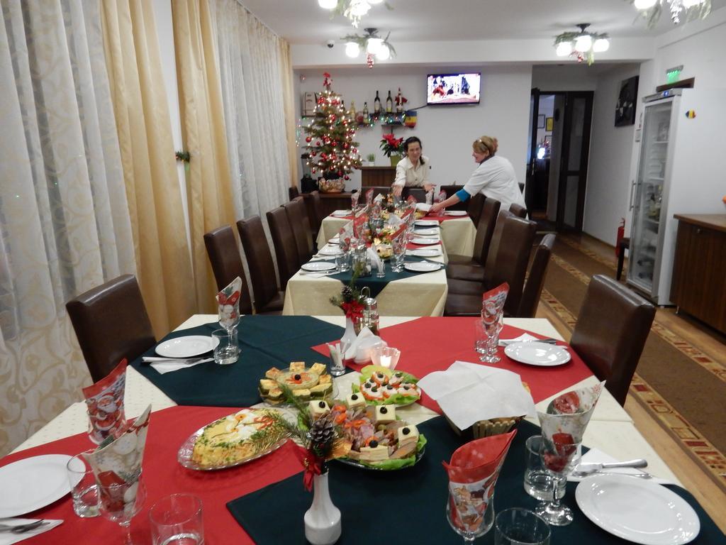 Rîşnov Pensiunea Cetatea Craiului מראה חיצוני תמונה